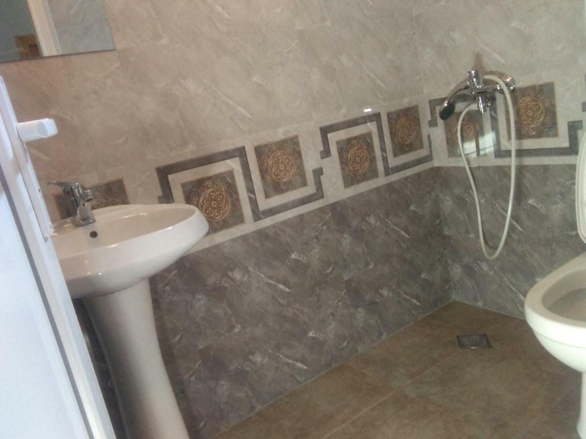 Str.Agmashenebeli 548 Hotel Kobuleti Eksteriør billede