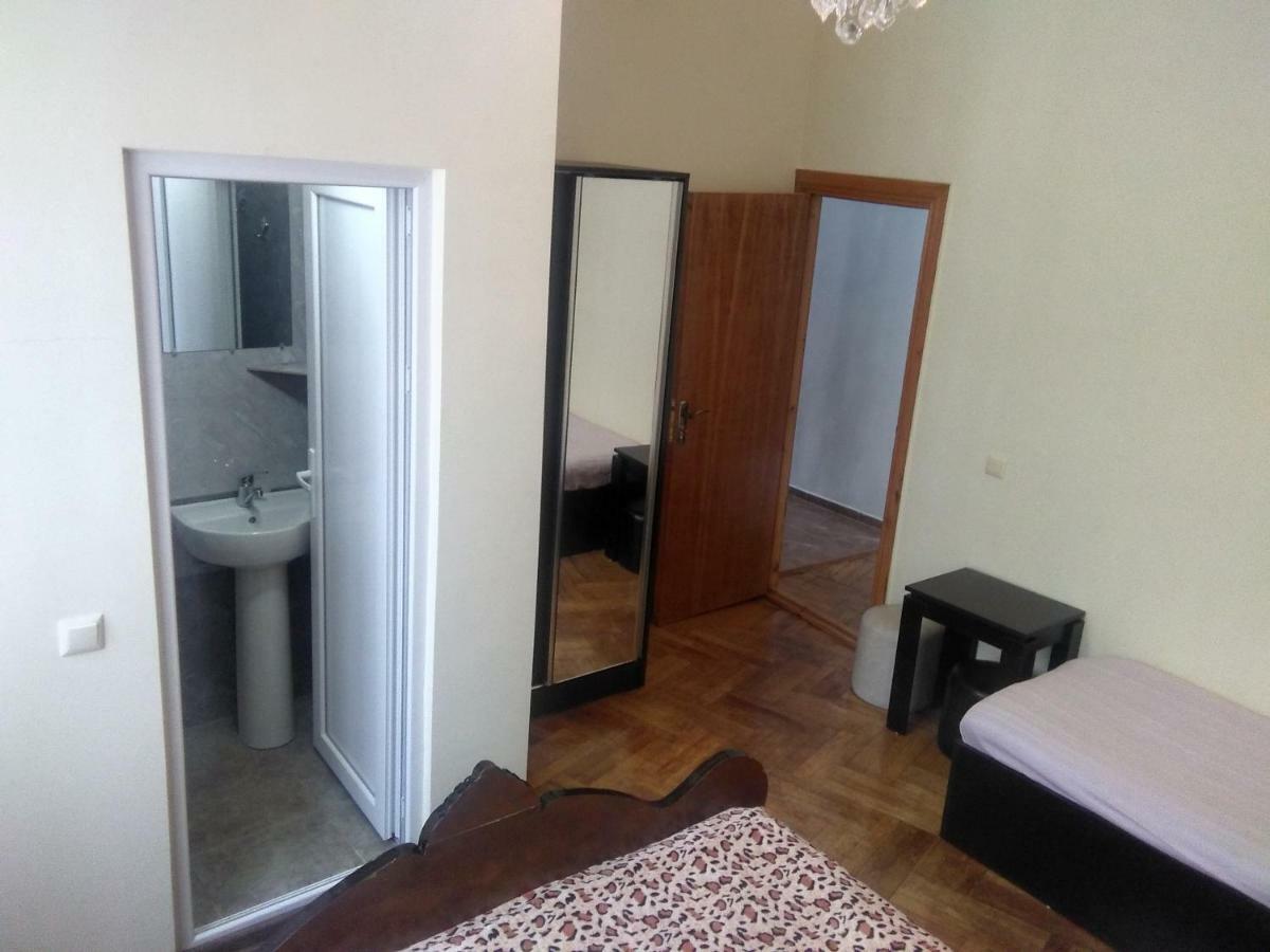 Str.Agmashenebeli 548 Hotel Kobuleti Eksteriør billede